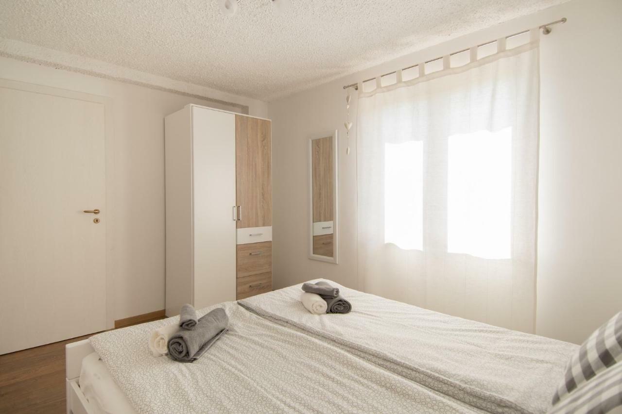 Alek Apartment Новиград Екстериор снимка