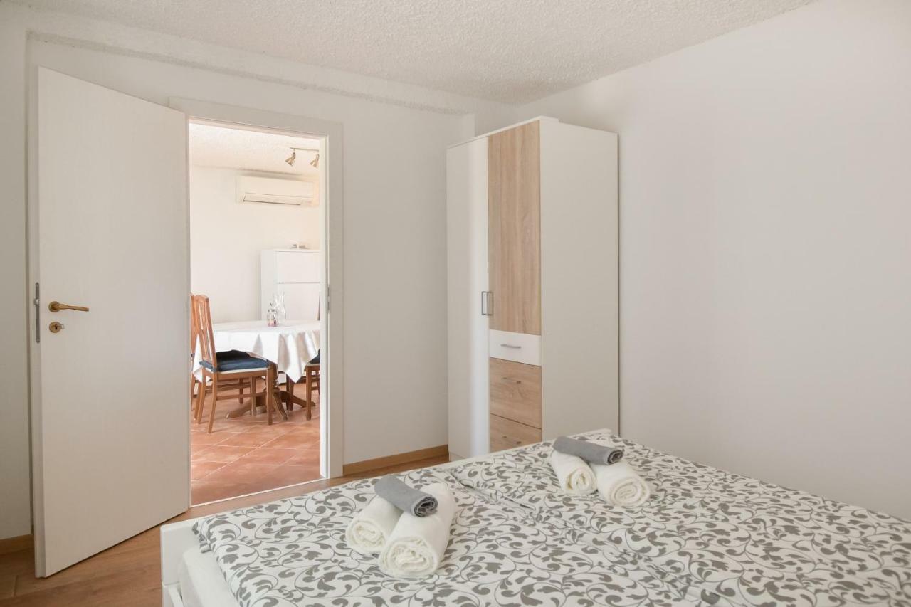 Alek Apartment Новиград Екстериор снимка